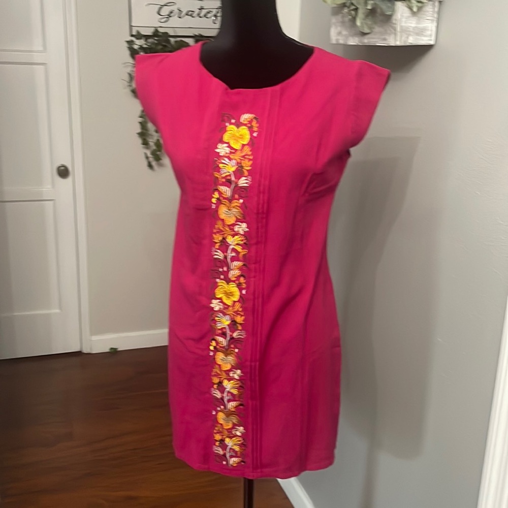NEW WITH TAG MEXICANA embroidered dress with stunning detail